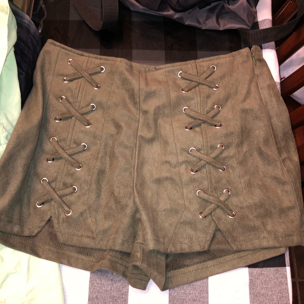 Velvet shorts